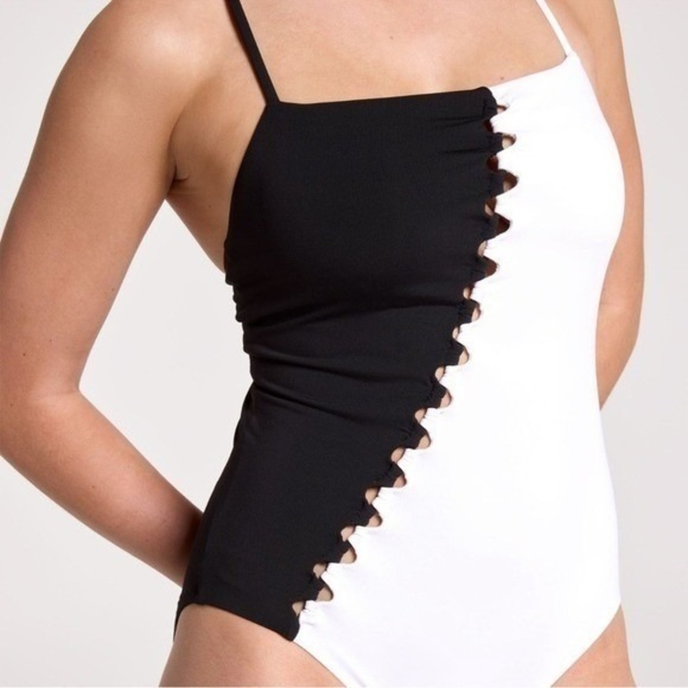 Calia Women's Looped Apron Neck Black/White Size 16 Tummy Control Swimsuit NWT